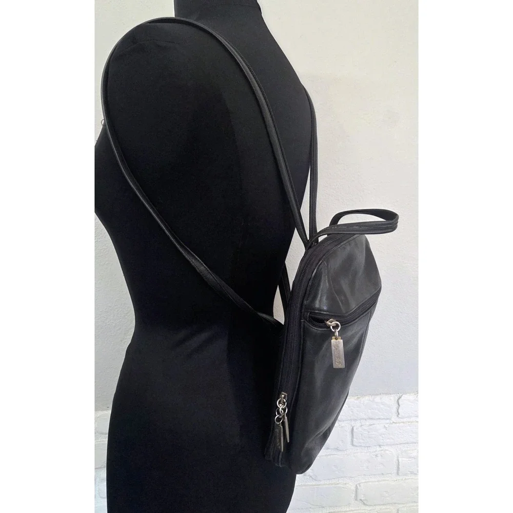 Tignanello Black Soft Leather Sling Backpack Purse Bag Vintage Y2K Convertible‎